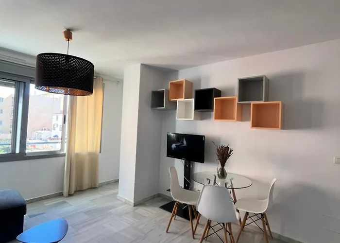 Deluxe With Parking - Carlos Haya